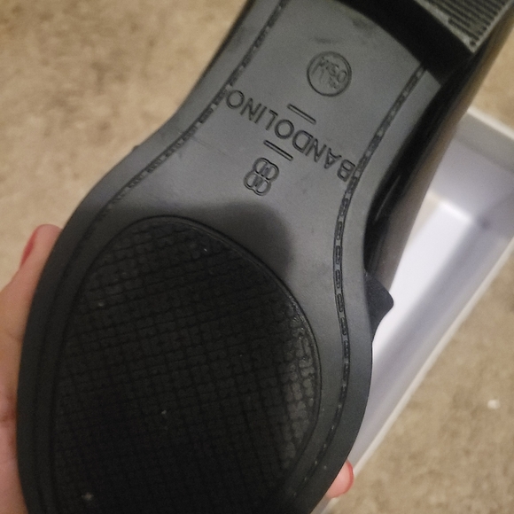 Bandolino Two-Tone Bow Loafers - Picture 7 of 7